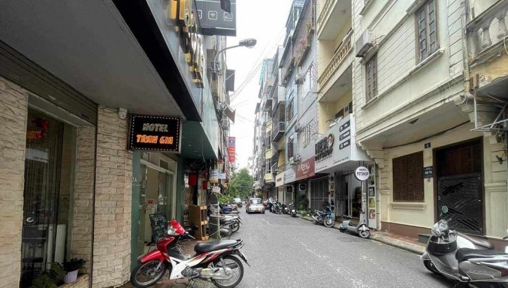 Bán nhà, thang máy, ô tô tránh Phạm Văn Đồng, Từ Liêm 88m 4 tầng MT 4.5m 15.8 tỷ