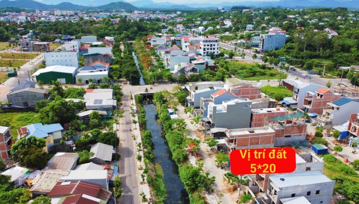 Bán đất mặt tiền Bàu Vá - view kênh, sát công viên siêu đẹp