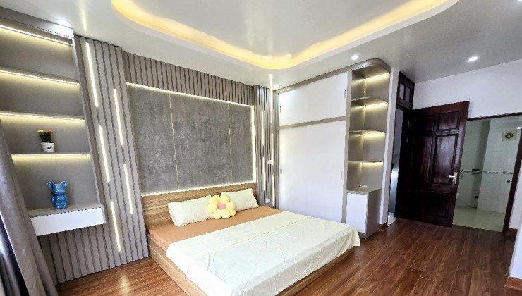 Nhà đẹp Bùi Xương Trạch, full nội thất cao cấp, view hồ Đầm Hồng, 50m2,  chỉ 6.6 tỷ