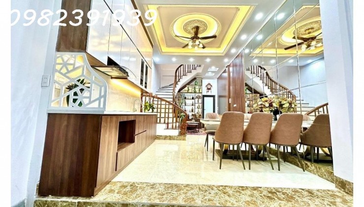 BÁN NHÀ HỒ ĐẮC DI, Ô TÔ ĐỖ CỬA, SÂN SIÊU RỘNG 70M 10.5 TỶ