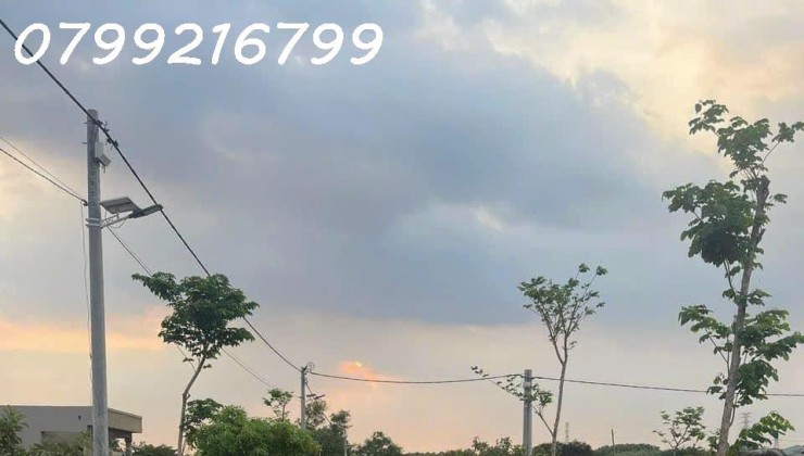 Đất nền thổ cư sát QL1A , xây dựng tự do , hỗ trợ vay 3 bên . Trọn sổ 1 tỷ 150 , LH 0799 216 799 em Trinh.