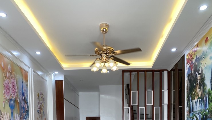 BÁN NHÀ PHỐ VĨNH PHÚC 5T, 32M2, VÀI BƯỚC RA Ô TÔ, NGÕ THÔNG, Ở NGAY, CHỈ 5,8 TỶ