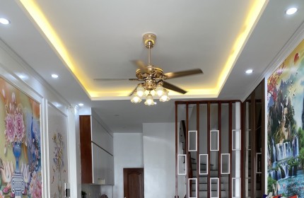 BÁN NHÀ PHỐ VĨNH PHÚC 5T, 32M2, VÀI BƯỚC RA Ô TÔ, NGÕ THÔNG, Ở NGAY, CHỈ 5,8 TỶ