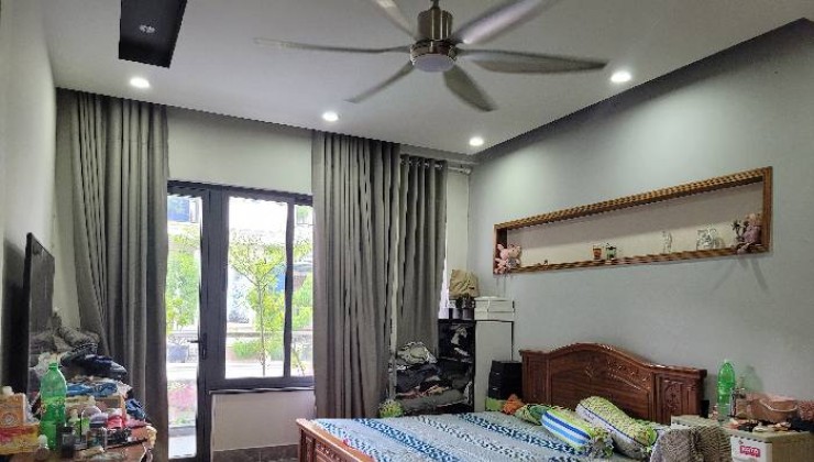 Bán nhà Bờ Bao Tân Thắng Tân Phú 84 M2, 4 Tầng Ô TÔ đậu cửa chỉ 12,3 tỷ