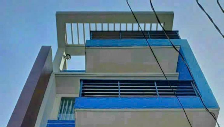 Bán nhà Quận 11, hẻm 3m5 Lạc Long Quân, sầm uất, dt 3.5x10m, giá 6 tỷ.