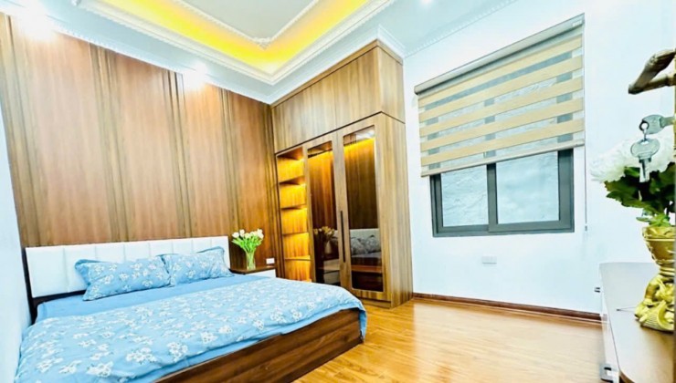 NHÀ SIÊU ĐẸP, PHỐ CẦU GIẤY -  LÔ GÓC, 3 MẶT THOÁNG, TẶNG FULL NỘI THẤT LUNG LINH – 55M2, 4T, 9.5 TỶ