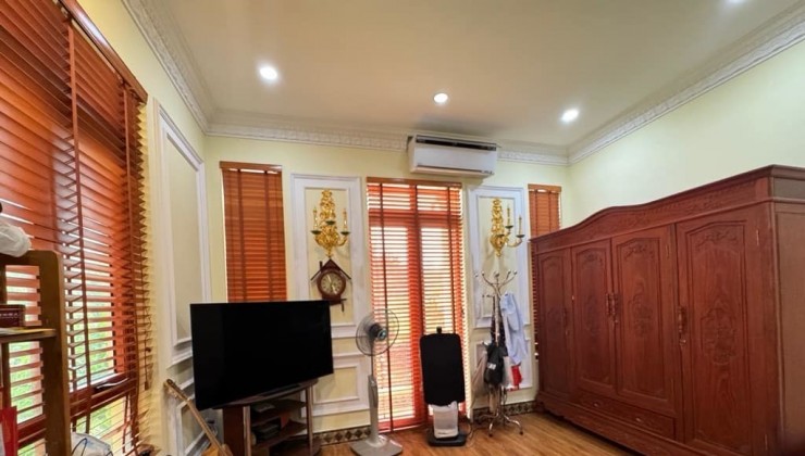 bán nhà mặt phố Cổ Linh, 84m x 7 tầng, thang máy, vỉa hè 7m, kinh doanh đa ngành