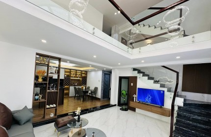 ♣ Nhà Kiệt Ô tô 5m, thẳng 70m ra Nguyễn Hữu Thọ, 48m2, 3 tầng đẹp, nhỉnh 4 tỷ