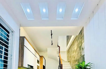 Bán nhà mặt ngõ Khương Thượng, 45m2, 5T, oto chạy qua, phù hợp vừa ở vừa kinh doanh, chỉ 7.x tỷ