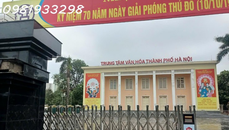 Ngay trung tâm hà đông 2 mặt ngõ DT trên 30m ô tô đỗ cửa gần sát trường chợ , giao thong thuận