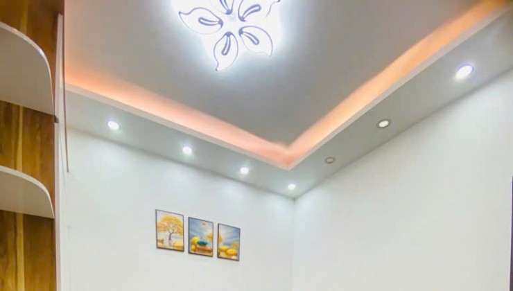 Nhà Thái hà 20m2 x mặt tiền (3m) - Ngõ thông thoáng, 3 bước ra oto dừng đỗ ngày đêm.