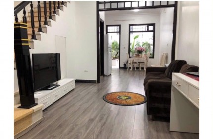 Nhà 3 mặt thoáng khu vip của Ba Đình 110m2 x mặt tiền 5m với sân vườn thư giãn.