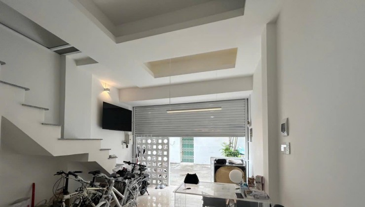 **Bán nhà 2 tầng hẻm ô tô đường Biệt Thự Nha Trang – Phù hợp cho gia đình yêu biển**  LIÊN HỆ 0867987696
