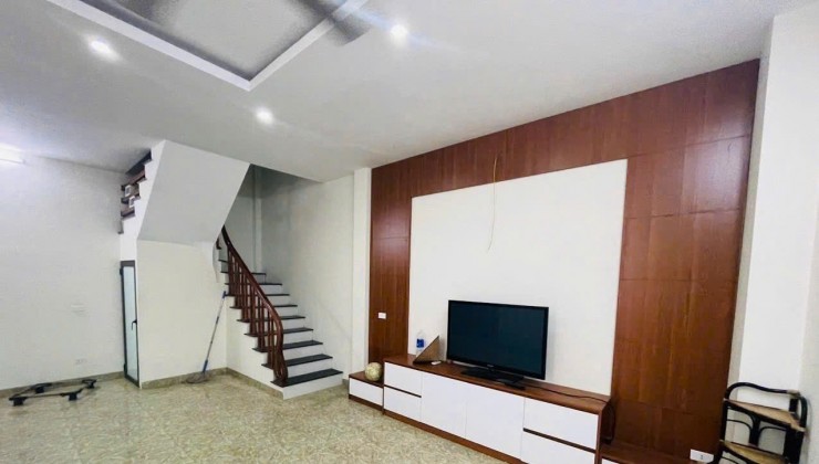 Cơ Hội Vàng: Nhà 4 Tầng Cầu Đơ 5, 50m², Mặt Tiền 4m, Vị Trí Đắc Địa