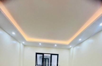 BÁN NHÀ HOA BẰNG-TT CẦU GIẤY-GẦN Ô TÔ-7 TẦNG-THANG MÁY-45M2-GIÁ 10 TỶ HƠN