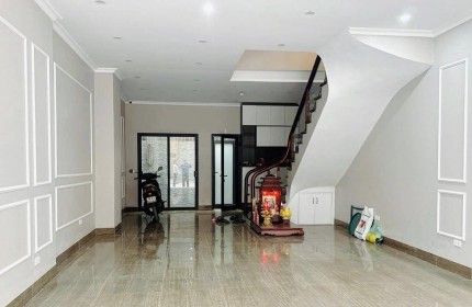 NHÀ LIỀN KỀ MỖ LAO Ô TÔ VÀO NHÀ - GIAO THÔNG THUẬN LỢI - KINH DOANH  VP - NHÀ ĐẸP Ở LUÔN TOÀN BỘ NỘI THẤT XỊN ĐẸP - TIỆN ÍCH BẠT NGÀN.