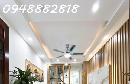 Tây Hồ 37m2, 5 tầng, MT 3.2m phù hợp Vừa ở và kinh doanh