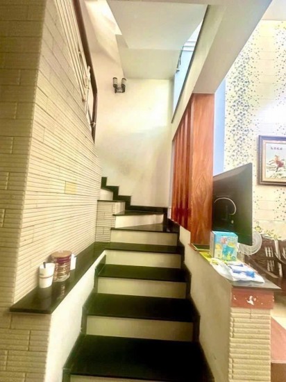Nhà Vip 2MT hxh thông tứ phía,4 tầng BTCT(5PN,4WC)f14,GV.xung quanh kinh doanh sầm uất