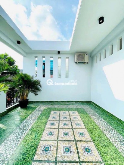 SÁT HẺM XE HƠI - GẦN MẶT TIỀN  SỔ VUÔNG - TẶNG HẾT NỘI THẤT
