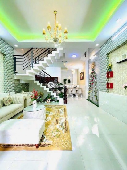SÁT HẺM XE HƠI - GẦN MẶT TIỀN  SỔ VUÔNG - TẶNG HẾT NỘI THẤT