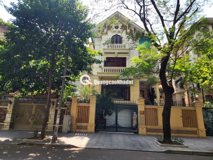 Chỉ 68,5 tỷ sở hữu ngay biệt thự vị trí đắc địa nhất bán đảo Linh Đàm, diện tích 255m2, xung quanh là công viên hồ nước lộng gió