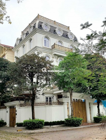 Chỉ 68,5 tỷ sở hữu ngay biệt thự vị trí đắc địa nhất bán đảo Linh Đàm, diện tích 255m2, xung quanh là công viên hồ nước lộng gió