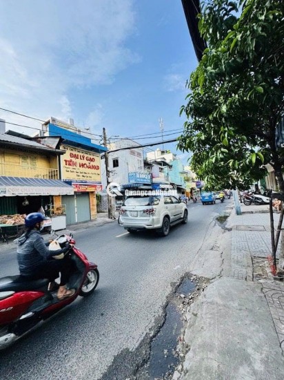 MẶT TIỀN KINH DOANH LẠC LONG QUÂN QUẬN 11