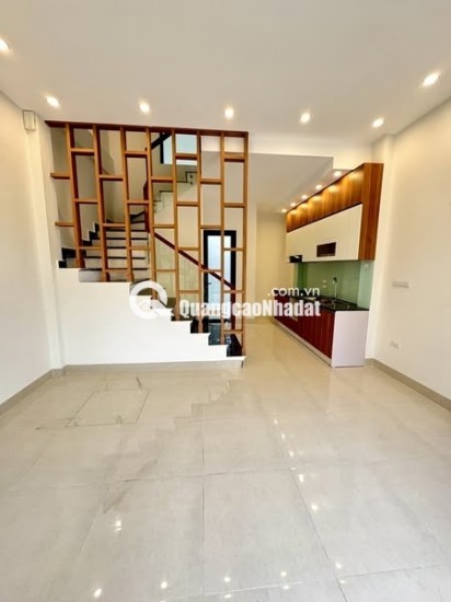 Nhà Phố Ngọc Thụy - 5 Tầng Gần Công Viên - Thoáng Trước Mát Sau -  Gía Hơn Sáu Tỷ