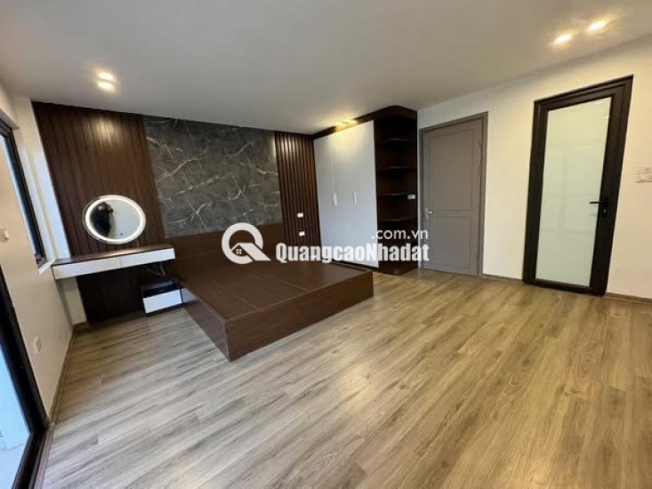 Nhà mới Đàm Quang Trung - Cổ Linh - Long Biên thang máy lô góc, gara oto