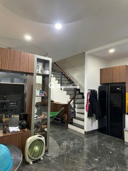 Bán nhà mặt phố Thủ Đức, 72m2, 7.2 tỷ, 3 tầng, sổ hồng