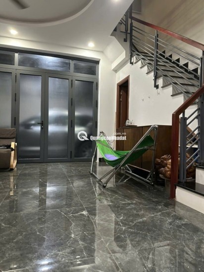 Bán nhà mặt phố Thủ Đức, 72m2, 7.2 tỷ, 3 tầng, sổ hồng