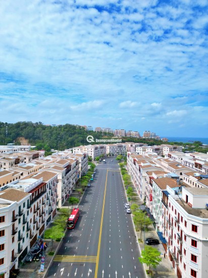 Nhà Mặt Phố Đường 36m Khu đô thị 35ha ,Đã có sổ lâu dài ,giá Tốt