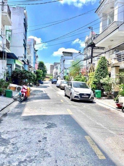 Bán CHDV 4 tầng 100m2 đất đường Hiệp Bình, Thủ Đức dòng tiền 500tr/năm