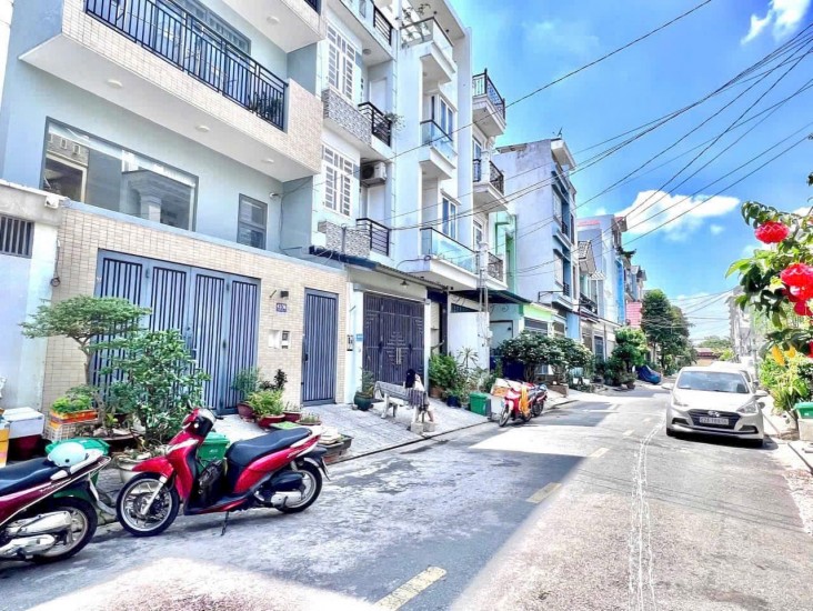 Bán CHDV 4 tầng 100m2 đất đường Hiệp Bình, Thủ Đức dòng tiền 500tr/năm