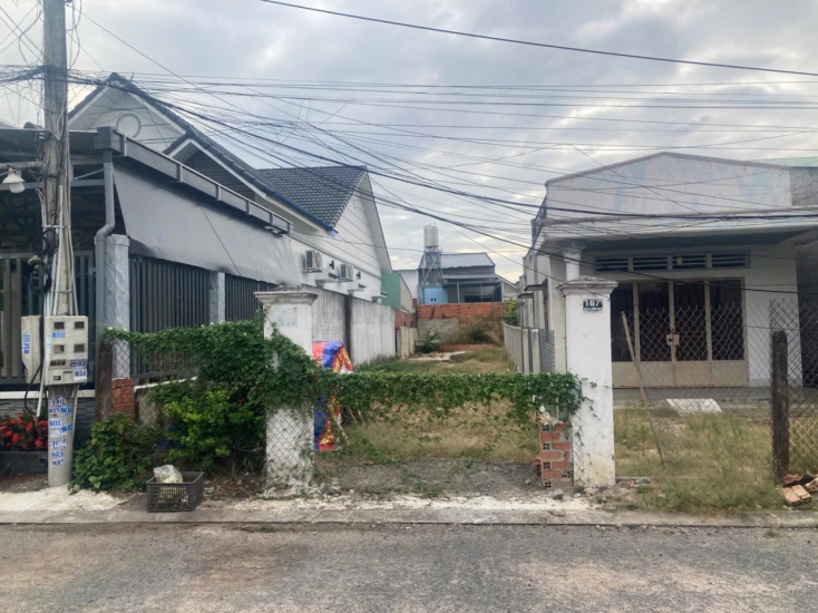 Nền 5x30 full thổ vị trí đẹp trung tâm TPTN, trung tâm 4 khu bàn cờ !!!!