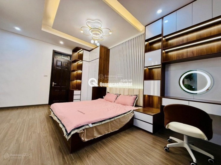 Siêu phẩm phố Pháo Đài Láng, 2 mặt thoáng, ngõ thông gần phố, cách ô tô 45m, DT 36m2 * 5 tầng