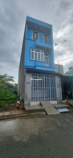 Cần bán gấp Nhà Phú Hữu, Q.9. DT:110,7 m2, 3PN chỉ 4,25tỷ