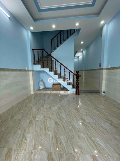 Cần bán gấp Nhà Phú Hữu, Q.9. DT:110,7 m2, 3PN chỉ 4,25tỷ