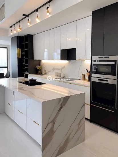 Bán nhà ngõ Kim mã, diện tích 63m2 xây 7 tầng thang máy, nội thất hiện đại, sân thượng view công viên Thủ lệ