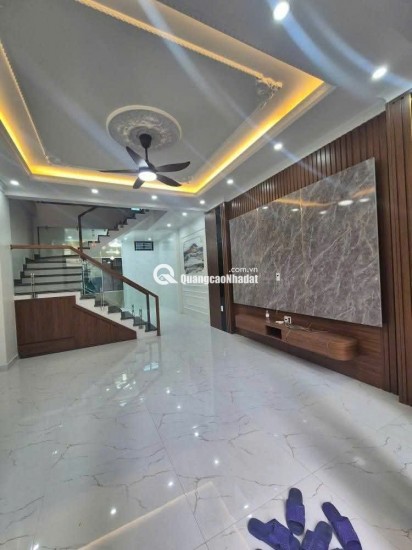 BÁN TÒA KHÁCH SẠN TRÊN PHỐ TUYẾN NGUYỄN CHÍ THANH KINH DOANH SẦM UẤT. 5200M2 SỬ DỤNG 320TY. KIM MÃ, LÁNG HẠ, GIẢNG VÕ, LÊ VĂN LƯƠNG, TRẦN DUY HƯNG.