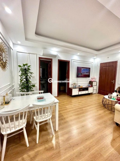 Cần bán căn hộ chung cư mặt đường Nghiêm Xuân Yêm, diện tích 73,6 m², thiết kế 3 phòng ngủ và 2 vệ sinh, ở tầng trung thoáng mát. Hướng căn hộ đón