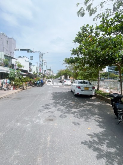 CẦN TIỀN BÁN GẤP NHÀ MT BA ĐÌNH, P8, Q8, VIEW SÔNG, DT: 40M2(4 X 10M) CHỈ 5.2 TỶ
