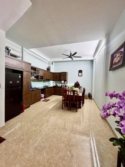Bán Nhà Trương Định, Ngõ Ô TÔ Thông, Kinh Doanh, Mặt tiền rộng giá tốt chỉ 180 triệu/m2