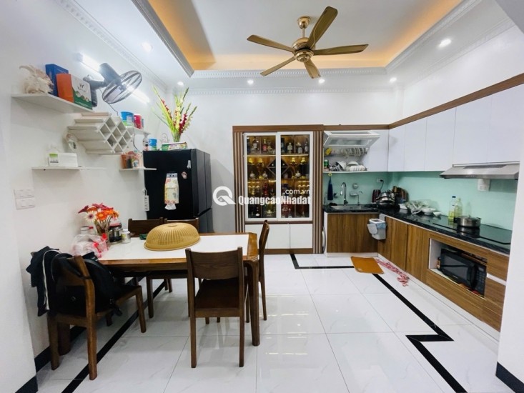 CẦN BÁN GẤP nhà ngõ thông, phố Trịnh Văn Bô, ô tô gần, kinh doanh, 46m x 5T, chỉ 5.1 tỷ, full NT, ở sướng