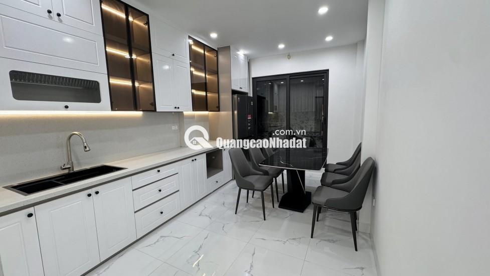 BÁN NHÀ 6 TẦNG - THANG MÁY-  TẠI HÀO NAM – THIẾT KẾ HIỆN ĐẠI