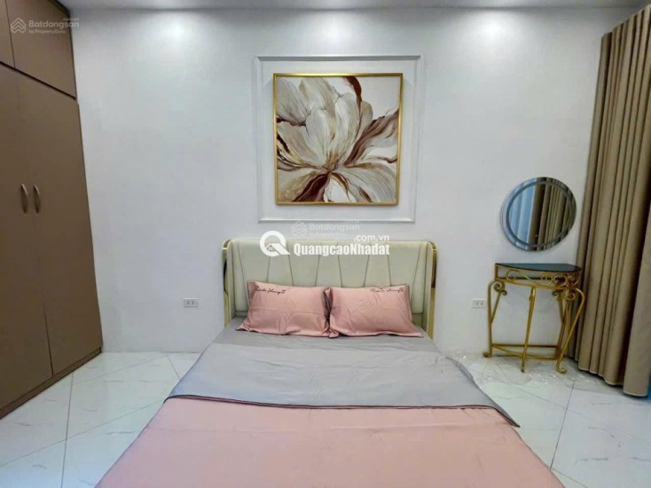 Nhỉnh 5 tỷ nhà đẹp phố Minh Khai ngõ Hòa Bình 2. Ngõ rộng trước nhà 3m. Sổ vuông đẹp