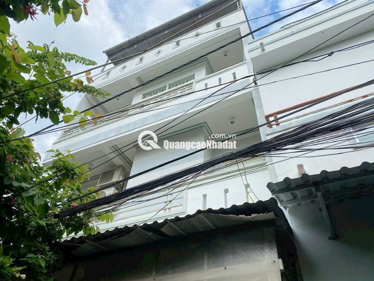 BÁN NHÀ 3 TẦNG HẺM Ô TÔ LÊ HỒNG PHONG PHƯỚC HẢI NHA TRANG 
Vị trí : Đường 4m,thuận tiện di chuyển gần uỷ ban, trạm y tế phường, trường học,  siêu