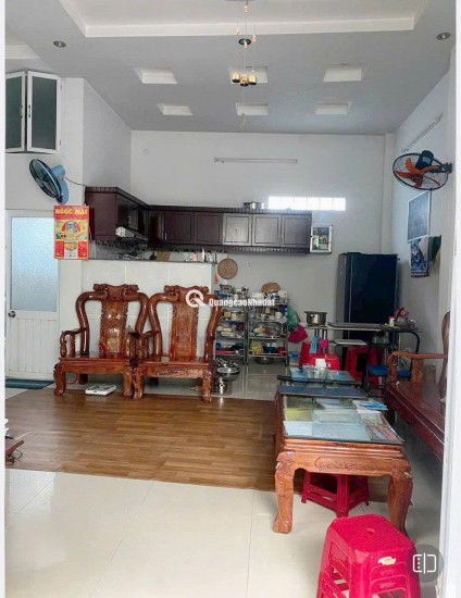 BÁN NHÀ 3 TẦNG HẺM Ô TÔ LÊ HỒNG PHONG PHƯỚC HẢI NHA TRANG 
Vị trí : Đường 4m,thuận tiện di chuyển gần uỷ ban, trạm y tế phường, trường học,  siêu