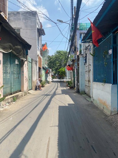 BÁN NHÀ LÔ GÓC,GẦN LŨY BÁN BÍCH, TÂN PHÚ, HẺM XE HƠI, 64M2, NHỈNH 5 TỶ