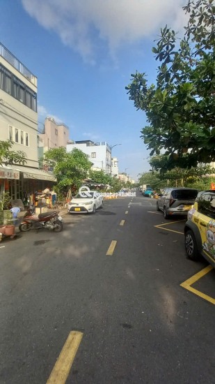 CẦN TIỀN BÁN GẤP NHÀ MT BA ĐÌNH, P8, Q8, VIEW SÔNG, DT: 40M2(4 X 10M) CHỈ 5.2 TỶ